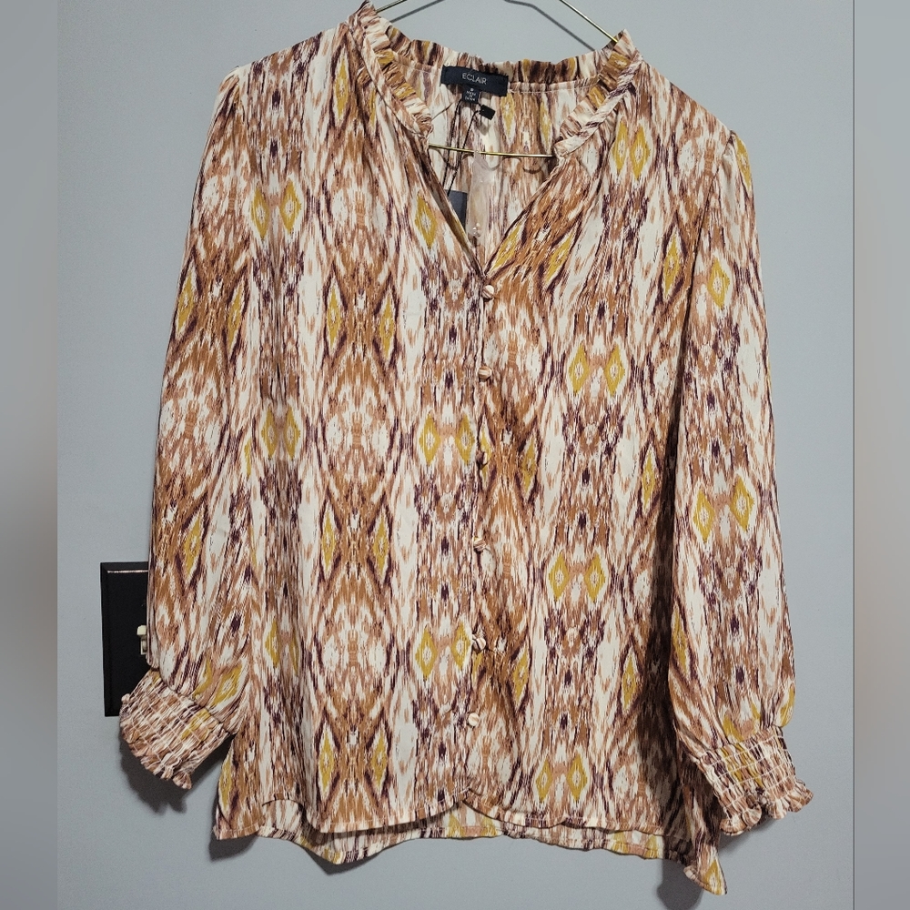 ECLAIR Button Accent Longsleeve Blouse